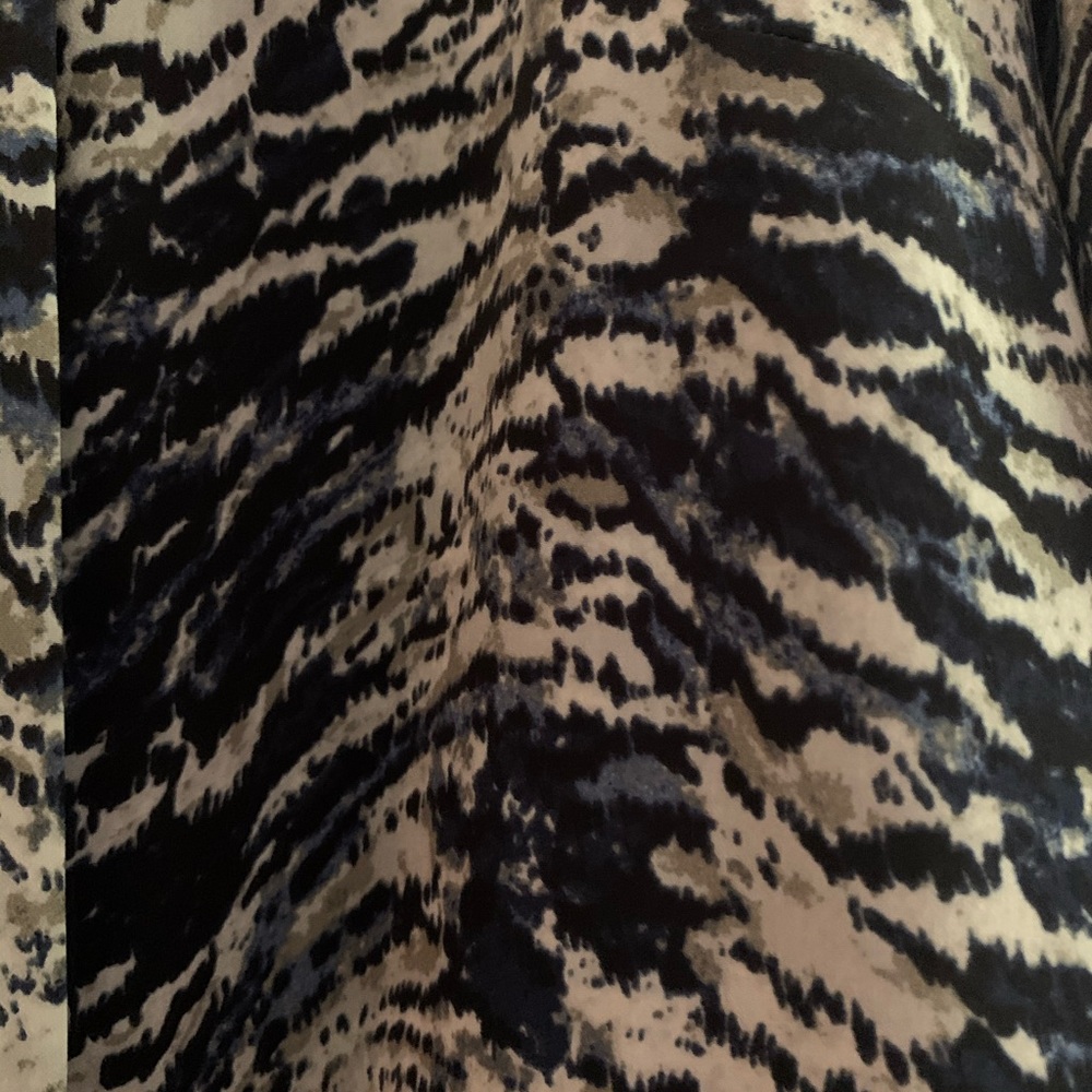 Talbots printed blouse - Picture 5 of 6